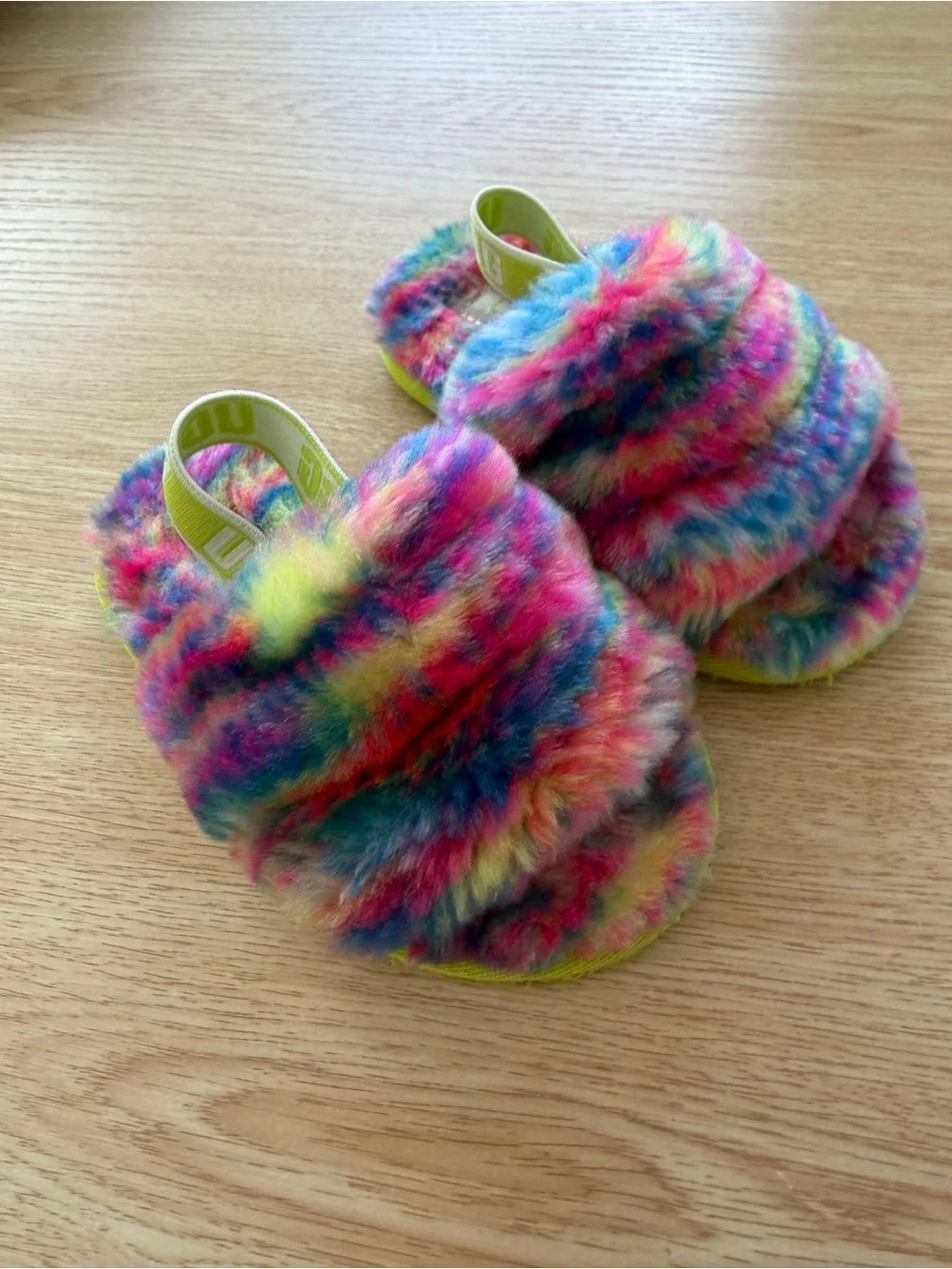 UGG K Fluff Yeah Pixalate kids slippers